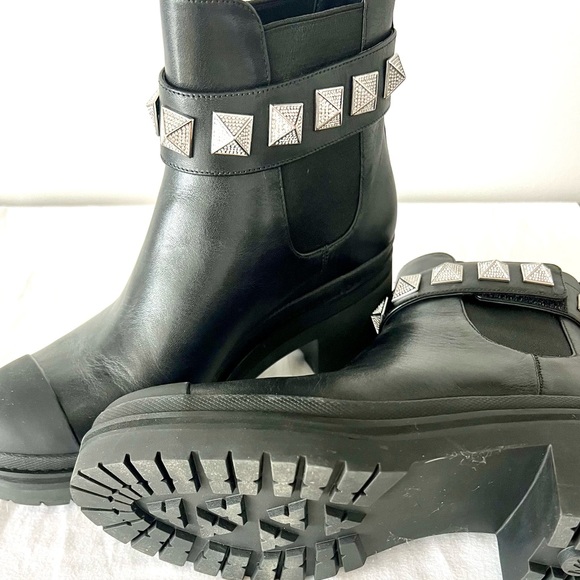 Michael by Michael Kors Black Leather Bootie NEW❤️ - Picture 4 of 7